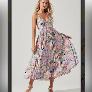 ASTR The Label Blythe Floral Plisse Midi Dress